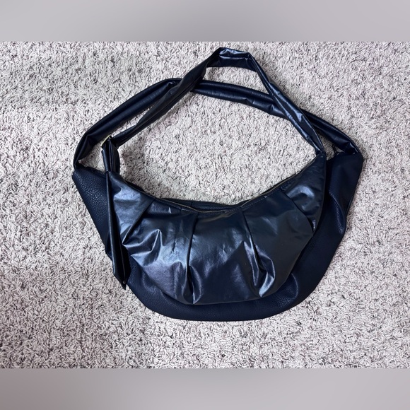 Handmade Vegan Leather Pleated Croissant/Crescent/Dumpling/Banana Bags Crossbody - Picture 9 of 13